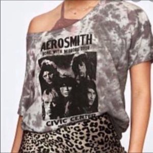 VS PINK Aerosmith Band Tee NEW